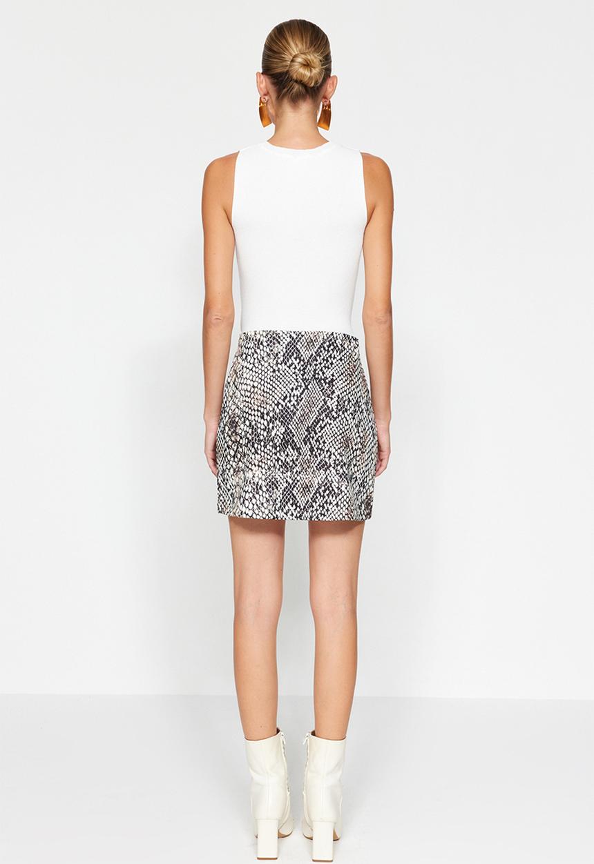 Trendyol - Faux snakeskin mini skirt - black/white 