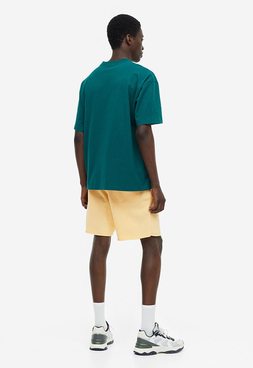 H&M - Regular fit sweatshorts - yellow