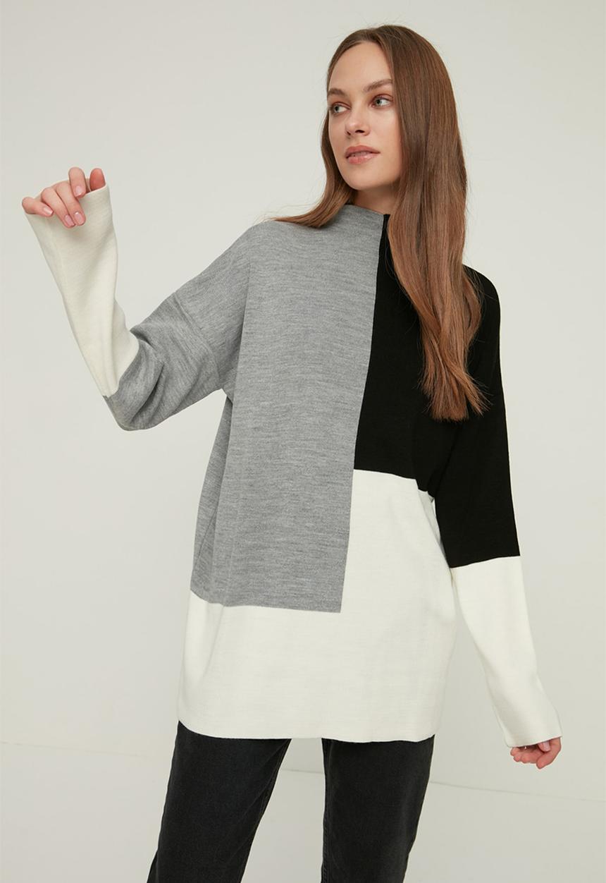Trendyol - Colourblock stand-up sweater - black