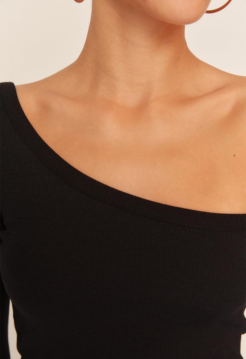 Trendyol - Off the shoulder fitted blouse - black