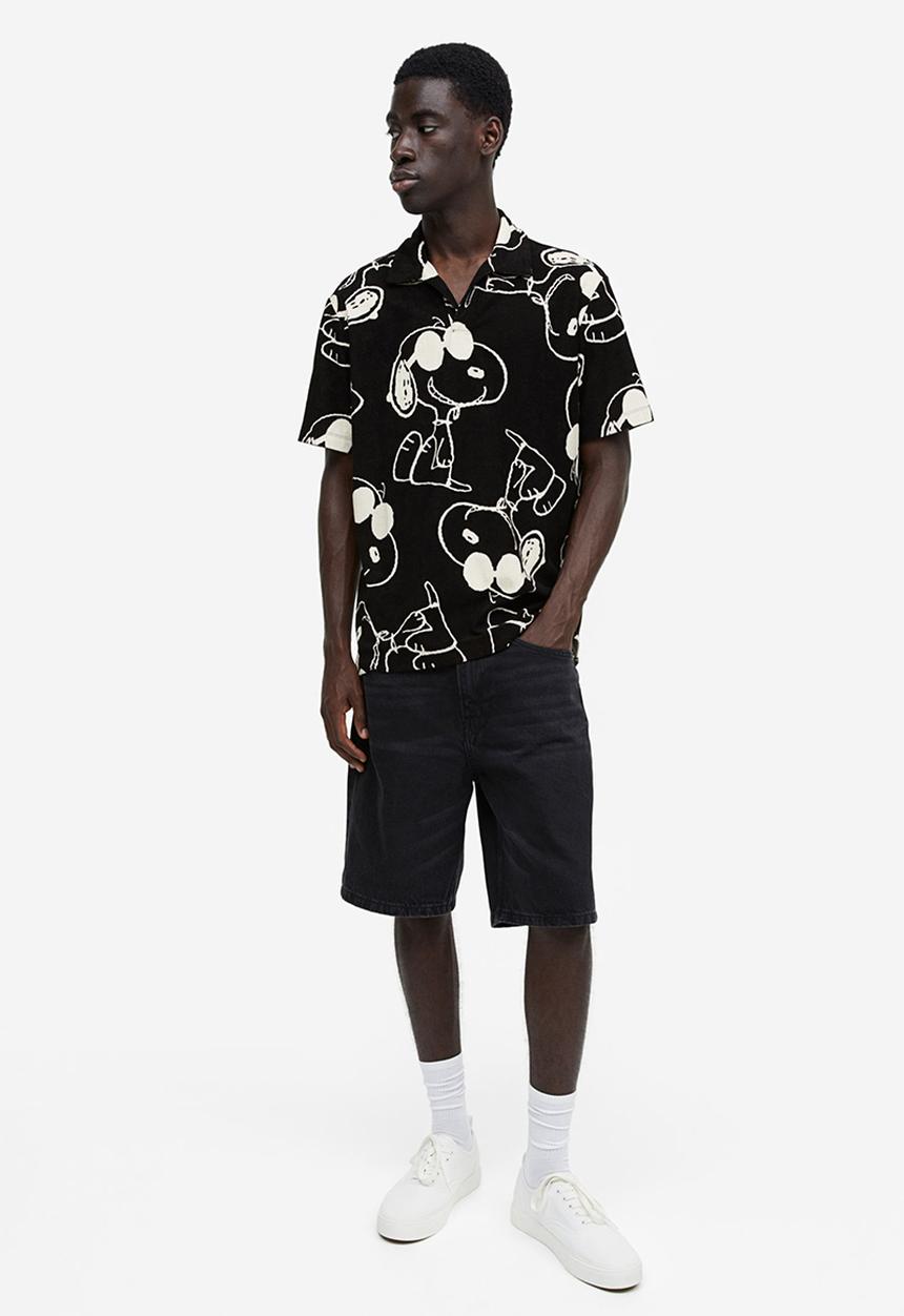 H&M - Regular fit terry polo shirt - black/snoopy