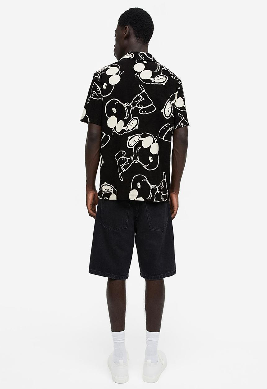 H&M - Regular fit terry polo shirt - black/snoopy