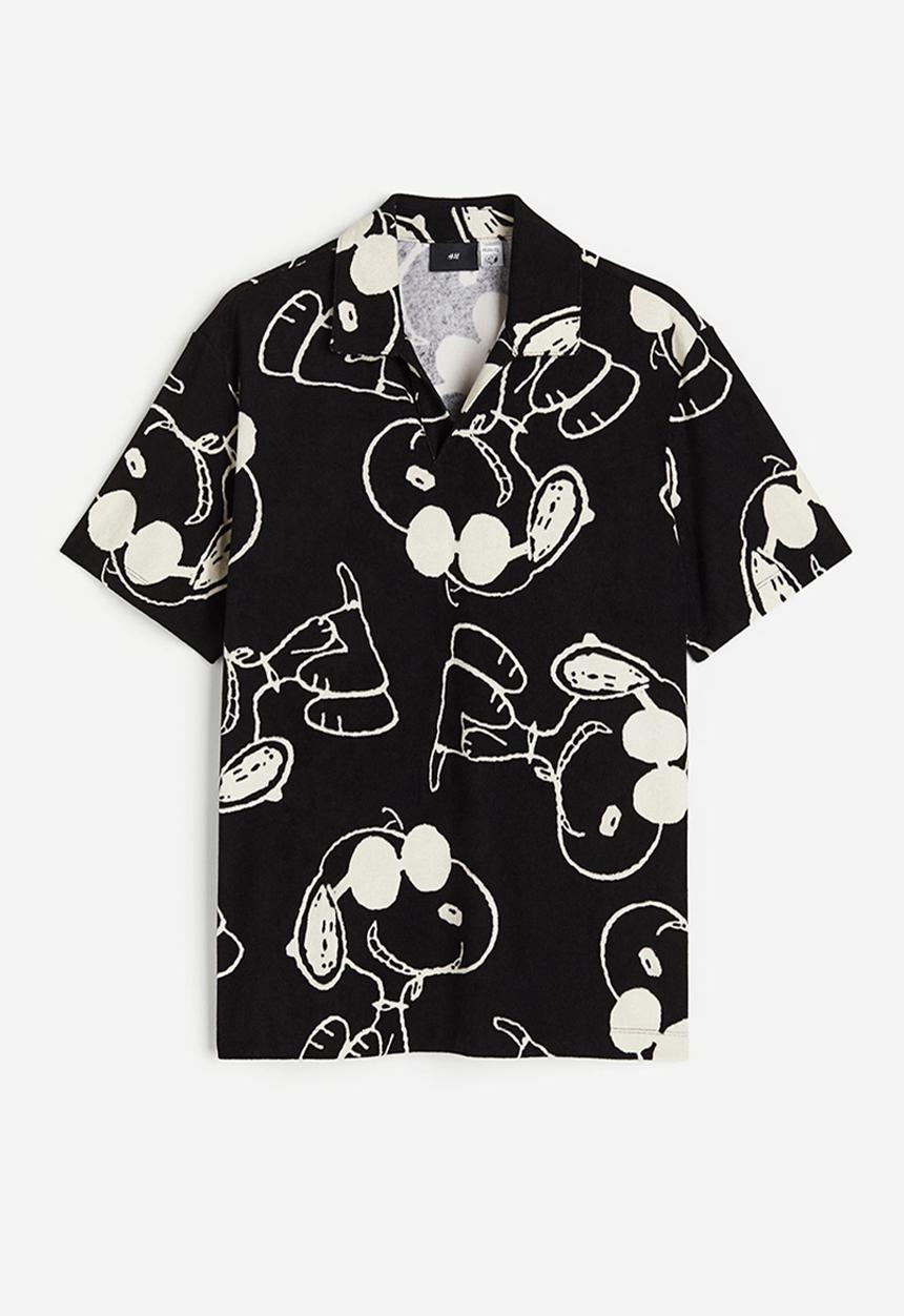 H&M - Regular fit terry polo shirt - black/snoopy