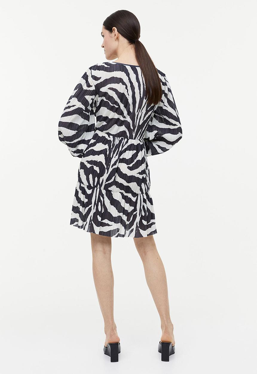 H&M - Pleated jersey dress - dark grey/zebra print