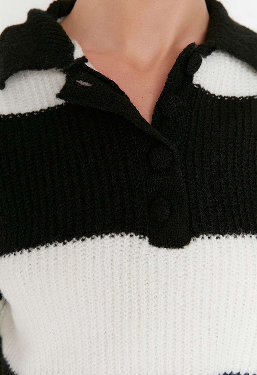 Trendyol - Soft textured colourblock sweater - black