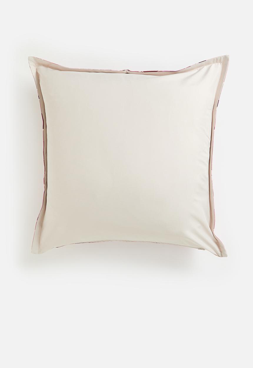 Grey Gardens - Bloom Cushion Cover - Pink