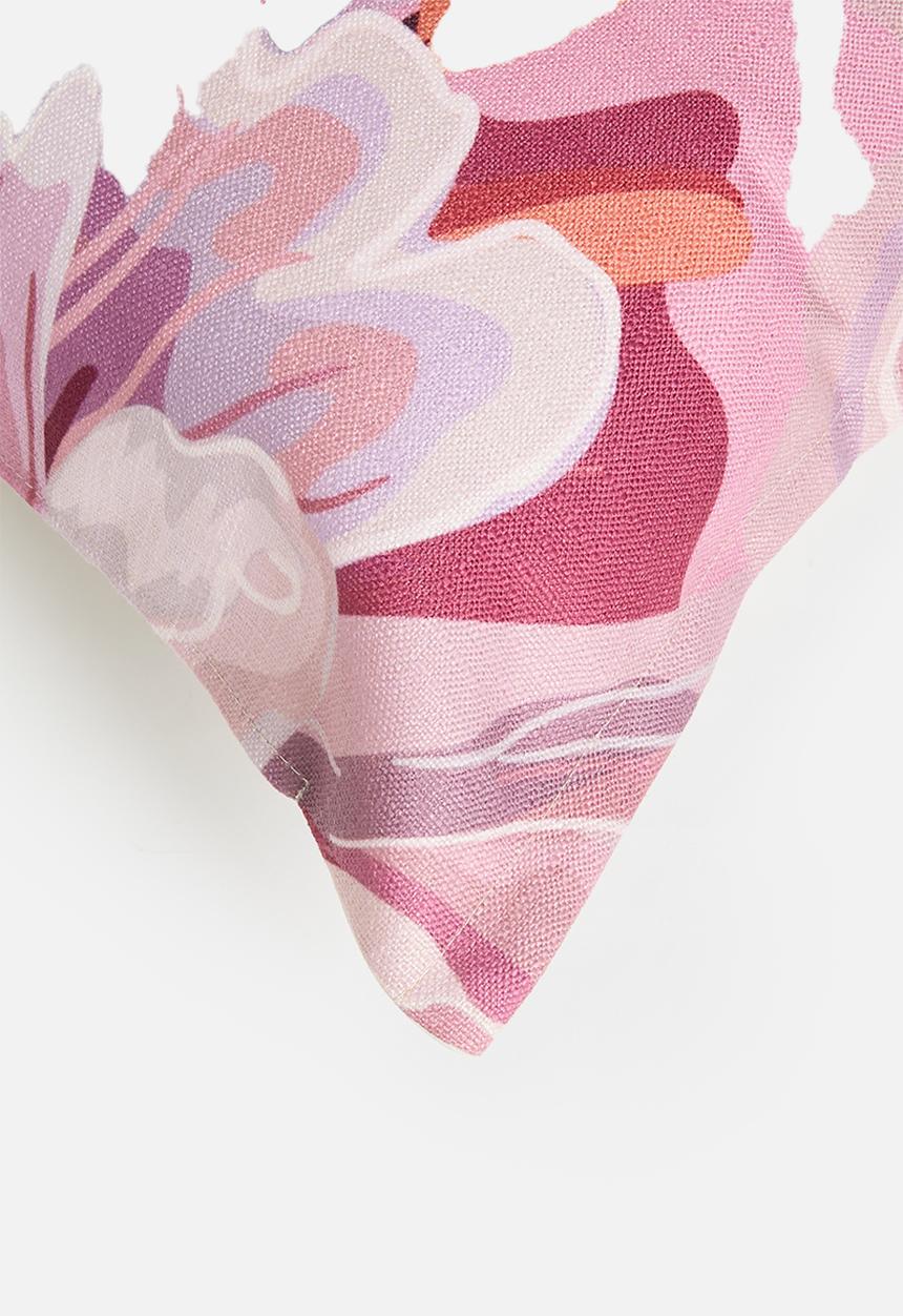 Grey Gardens - Bloom Cushion Cover - Pink