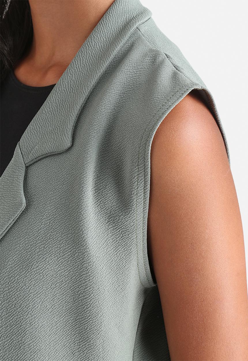 Influence. - Sleeveless Longline Blazer