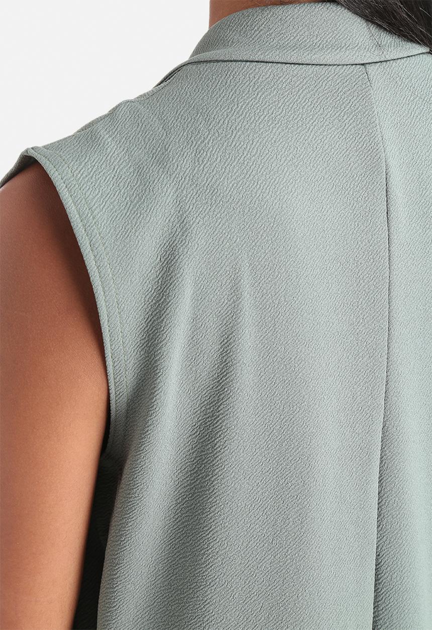 Influence. - Sleeveless Longline Blazer