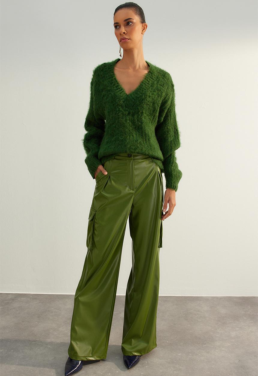 Trendyol - Limited edition v-neck sweater - green