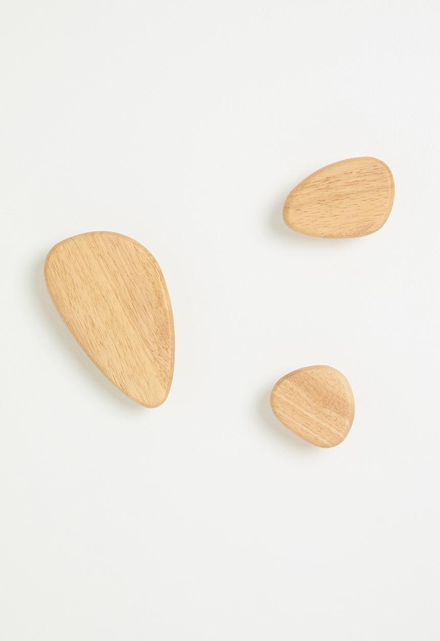 Sixth Floor - Emma wooden hooks set of 3 - natural
