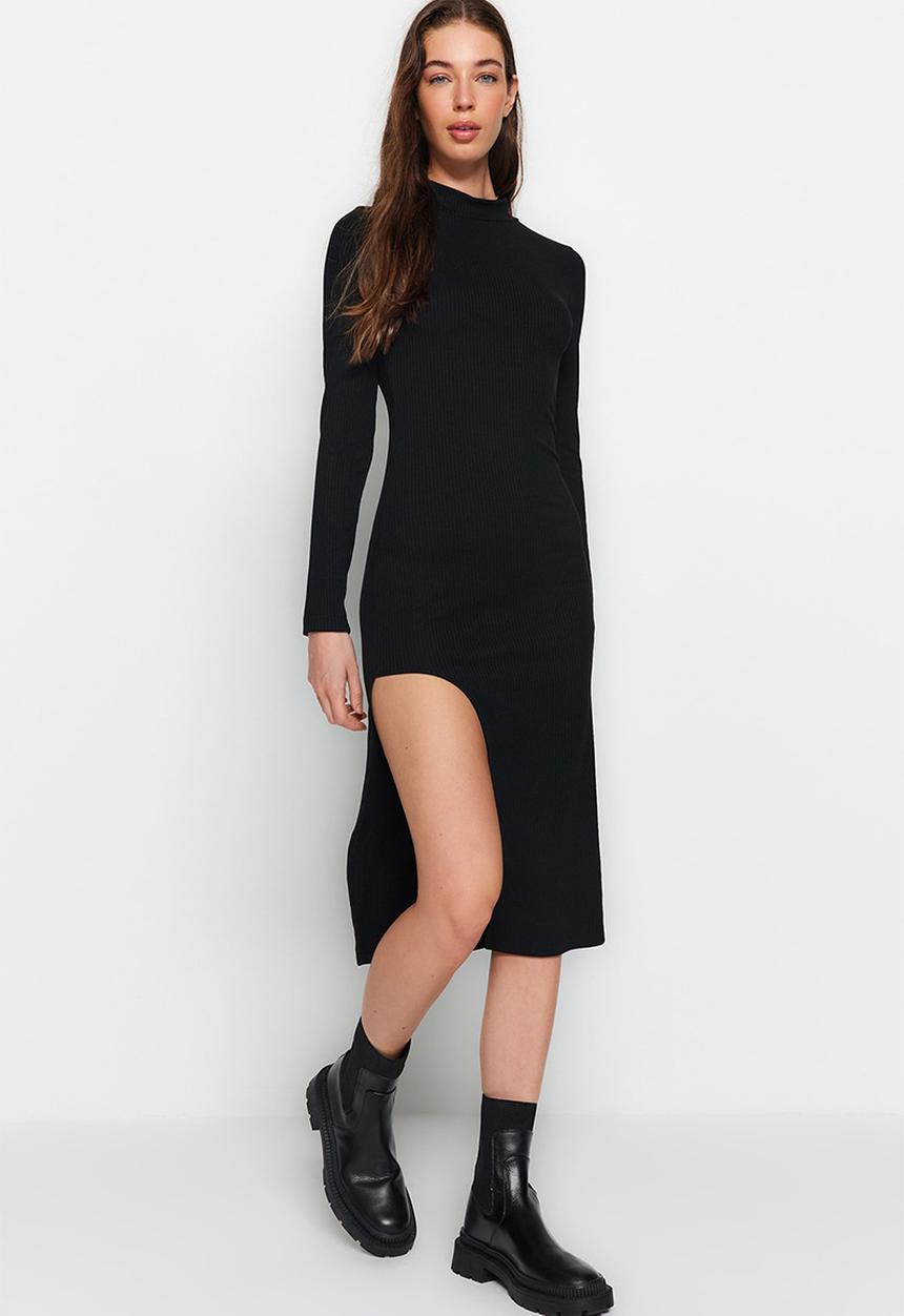 Trendyol - Fitted midi dress - black