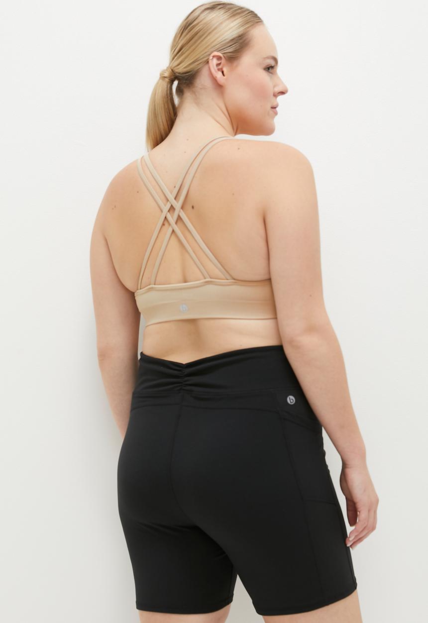 Cotton On - Plus Seamless Plunge Front Crop - White Pepper