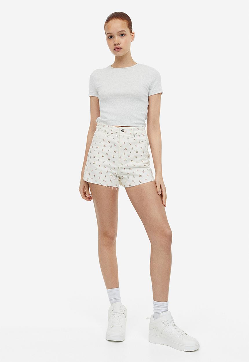 H&M - High-waisted twill shorts - cream floral 