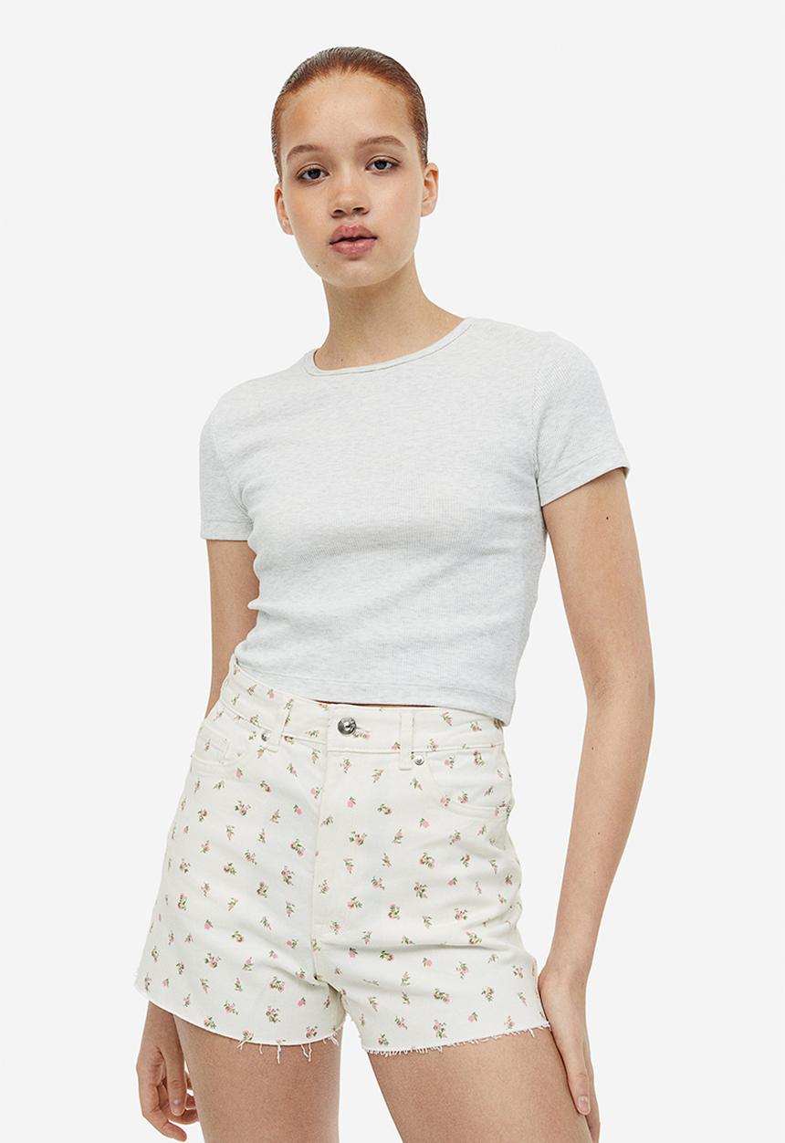 H&M - High-waisted twill shorts - cream floral 