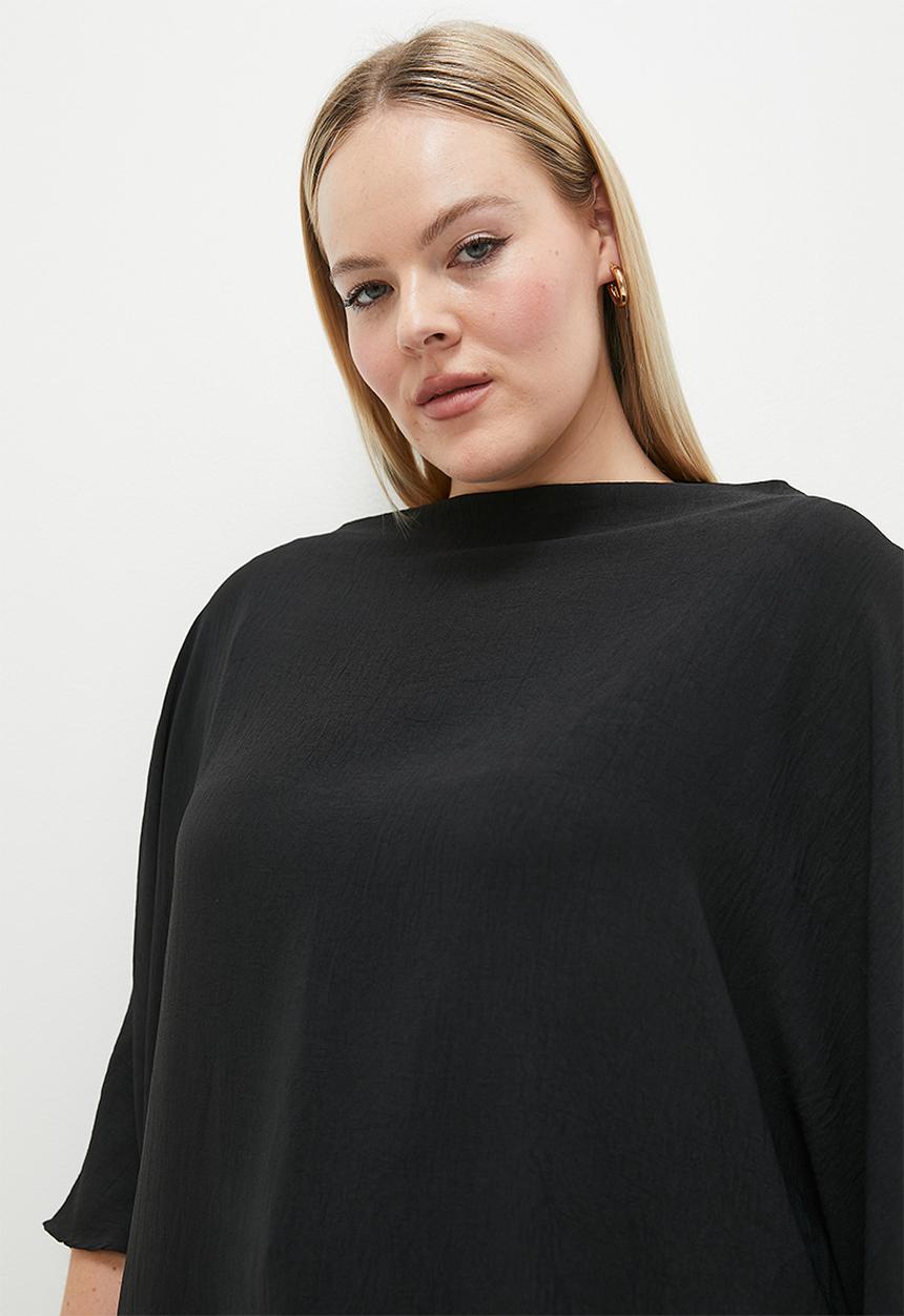 Superbalist - Exaggerated drape shell - black