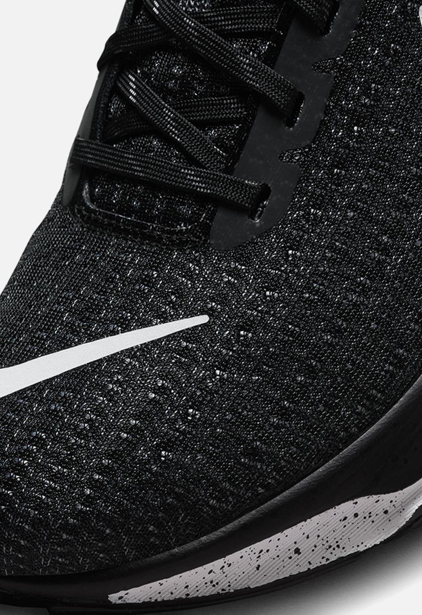 Nike - Invincible 3