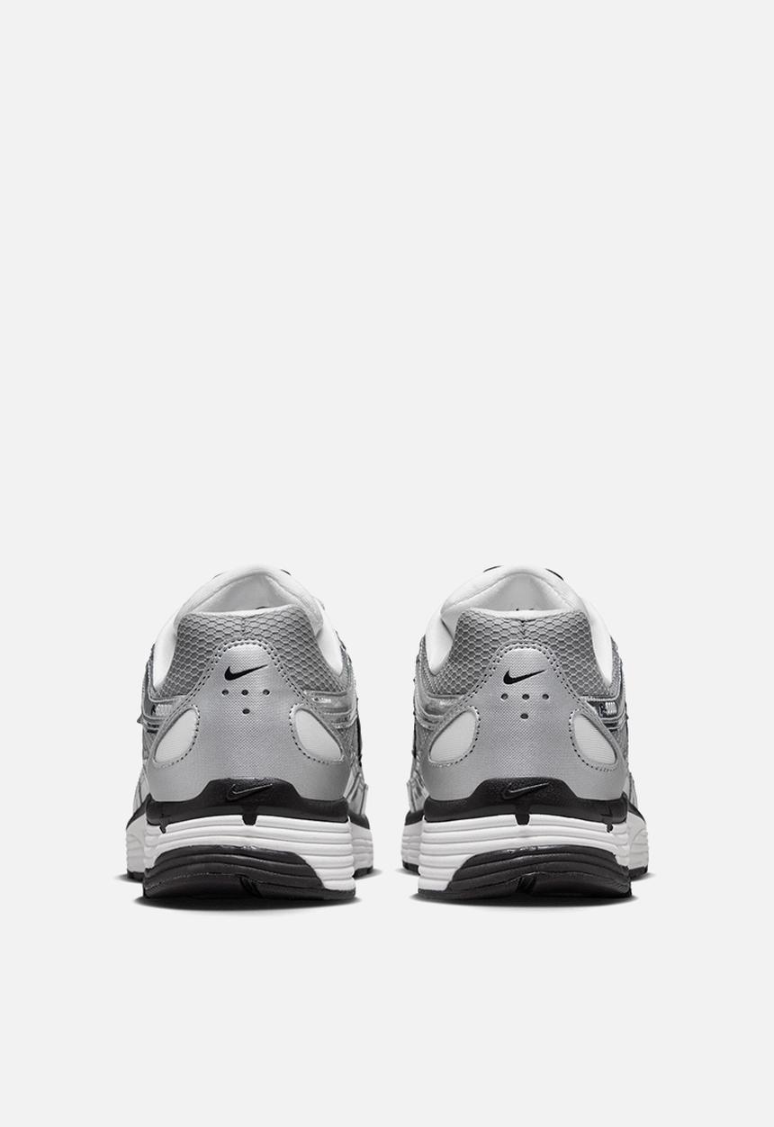 Nike - P-6000