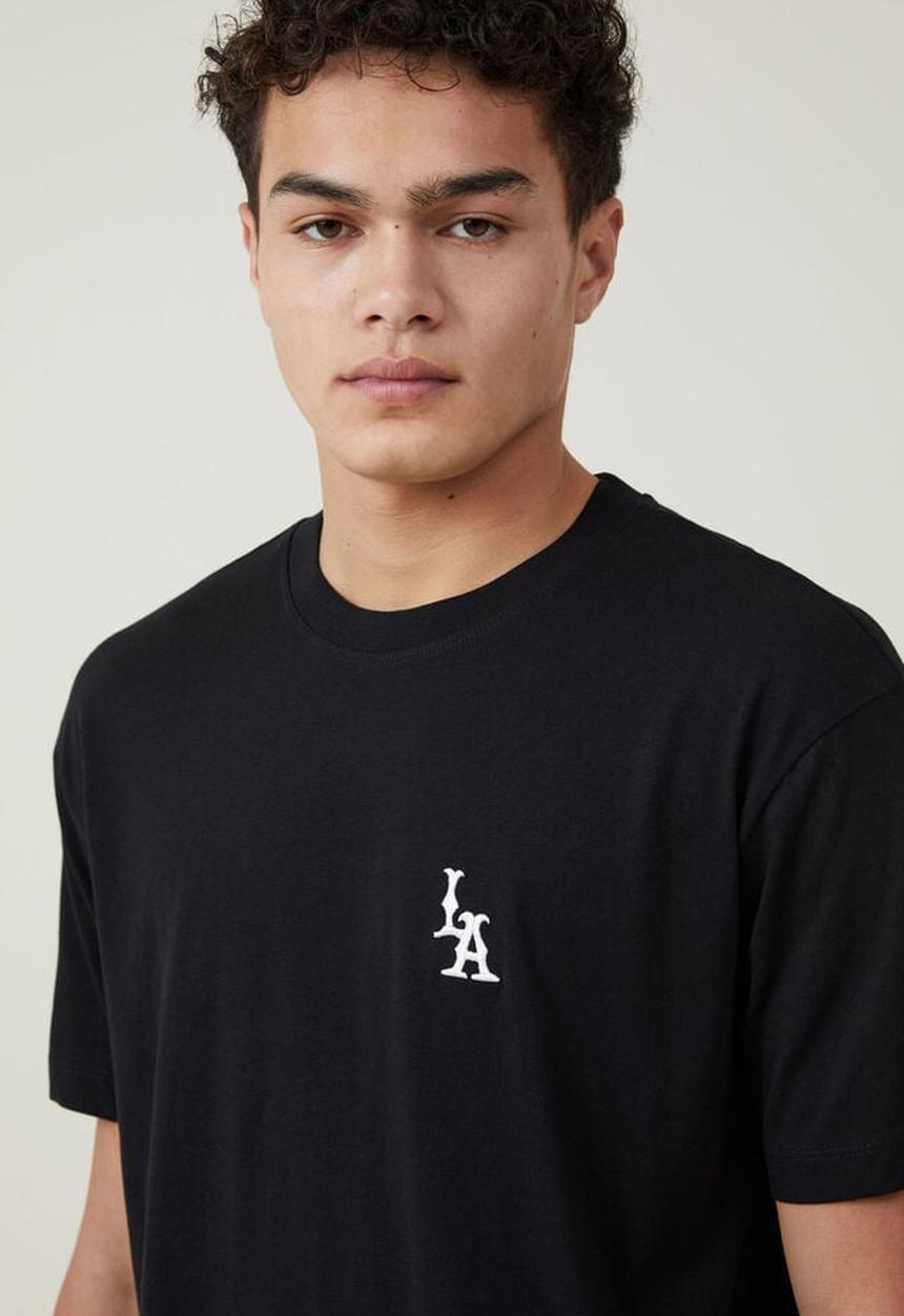 Cotton On - Loose fit graphic t-shirt - black / la monogram 