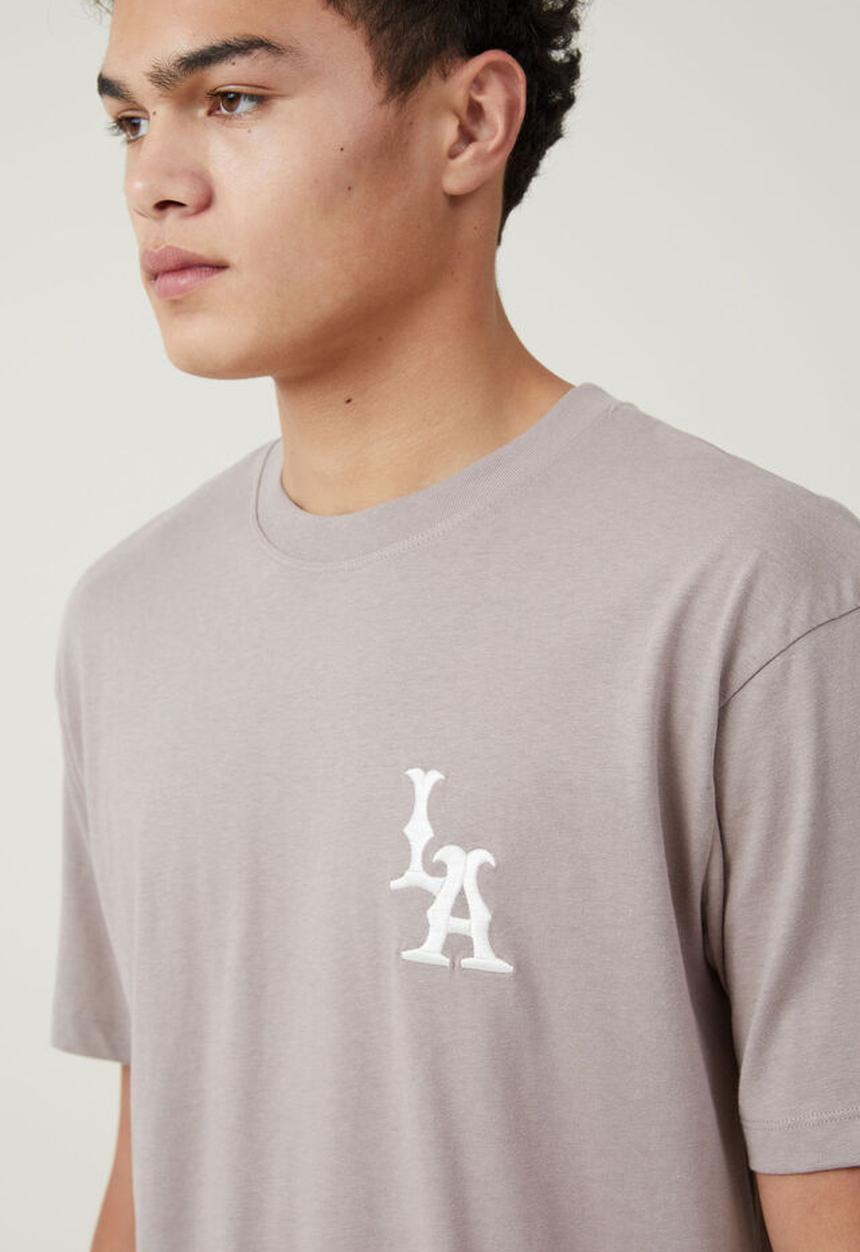 Cotton On - Loose fit graphic t-shirt - dusk / los angeles monogram 