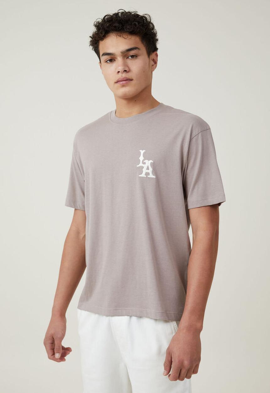 Cotton On - Loose fit graphic t-shirt - dusk / los angeles monogram 