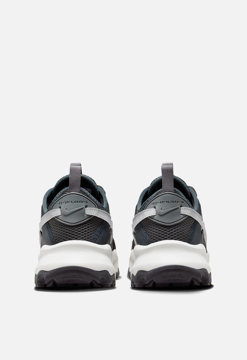 Nike - Tc 7900