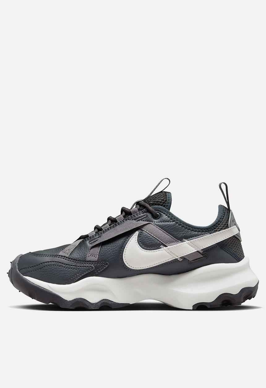 Nike - Tc 7900