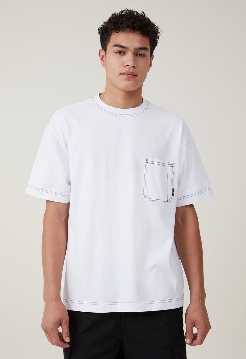 Cotton On - Box Fit Pocket T-Shirt - White/Civic Contrast 