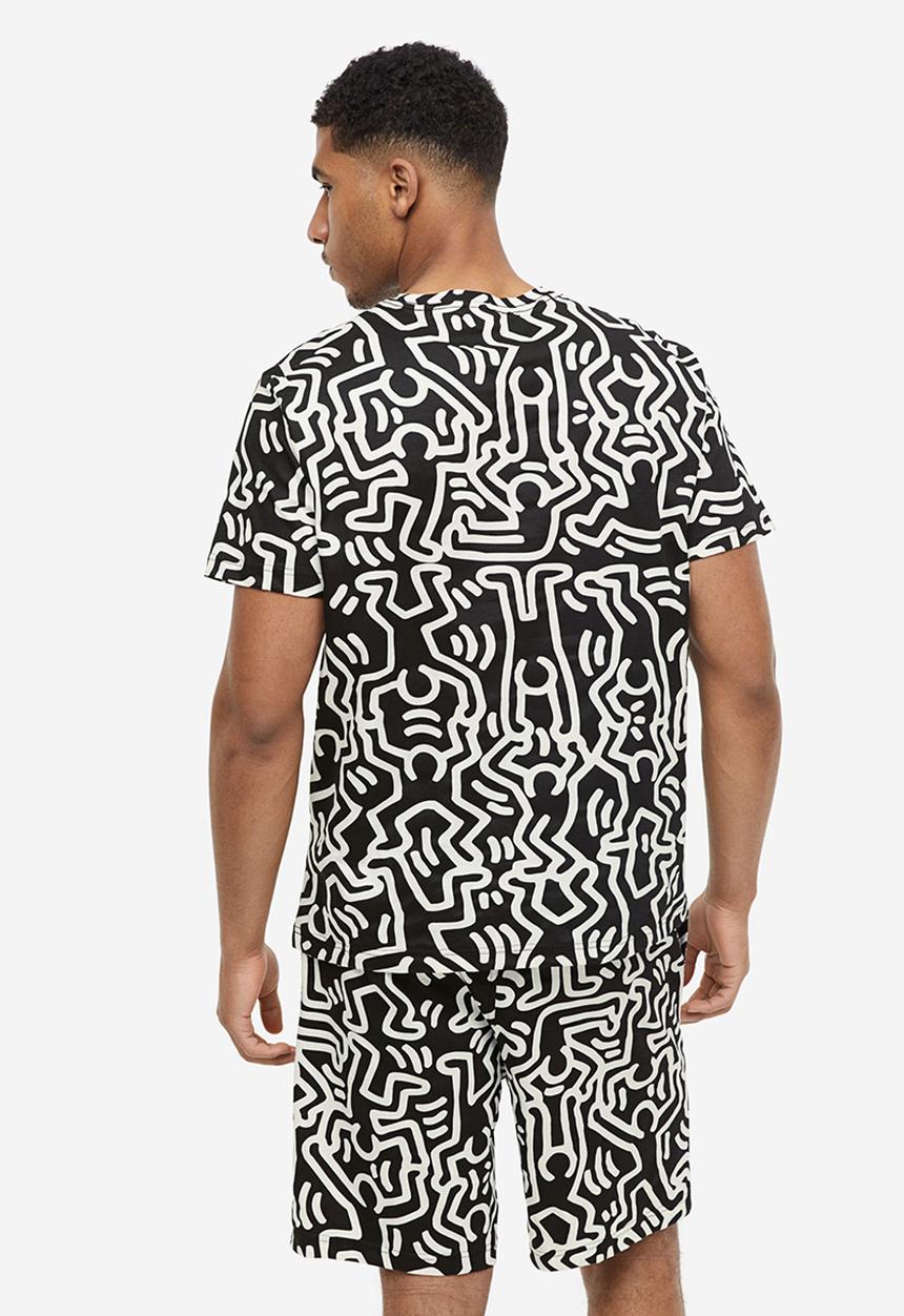 H&M - Regular fit pyjama t-shirt and shorts - black keith haring