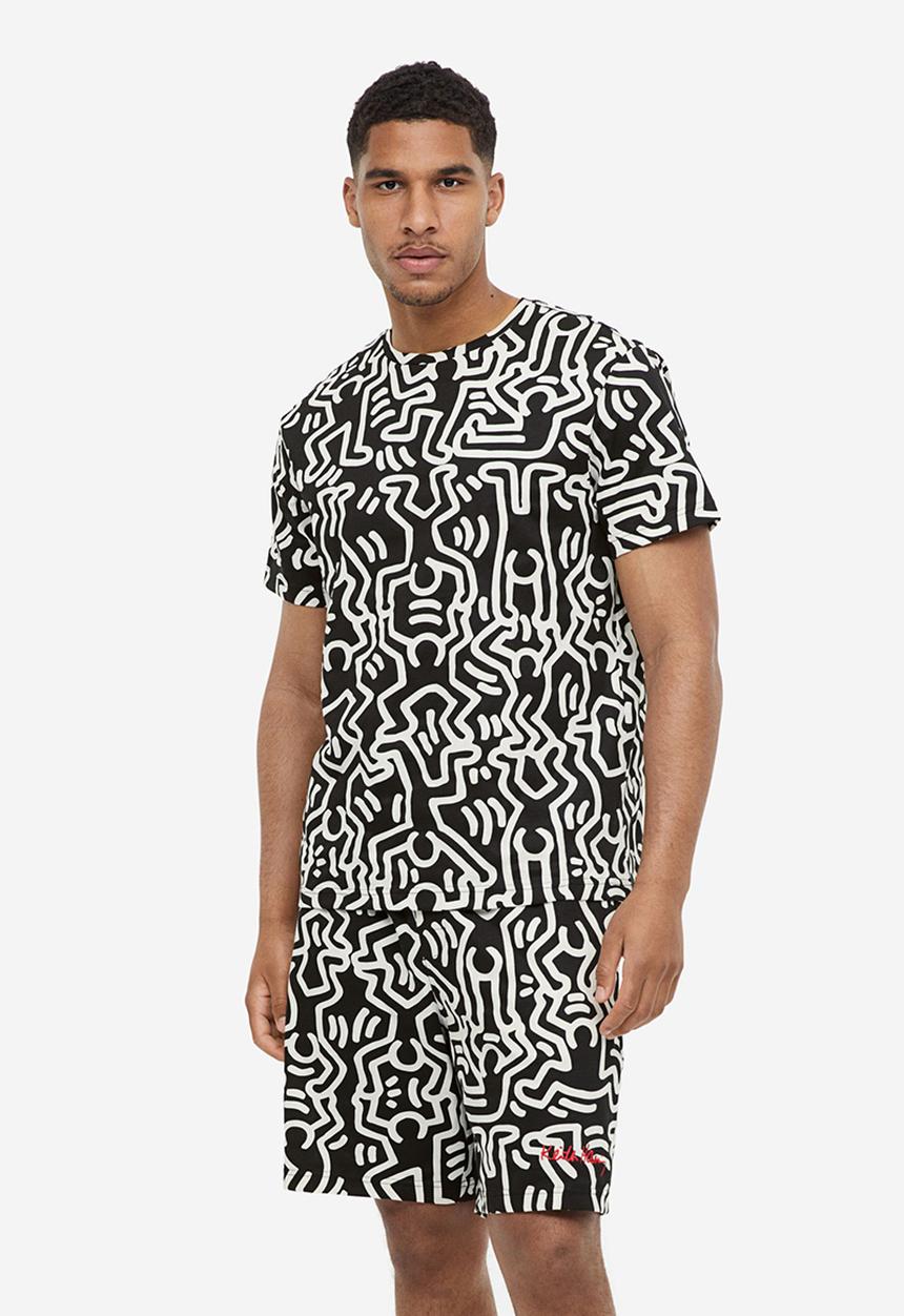 H&M - Regular fit pyjama t-shirt and shorts - black keith haring