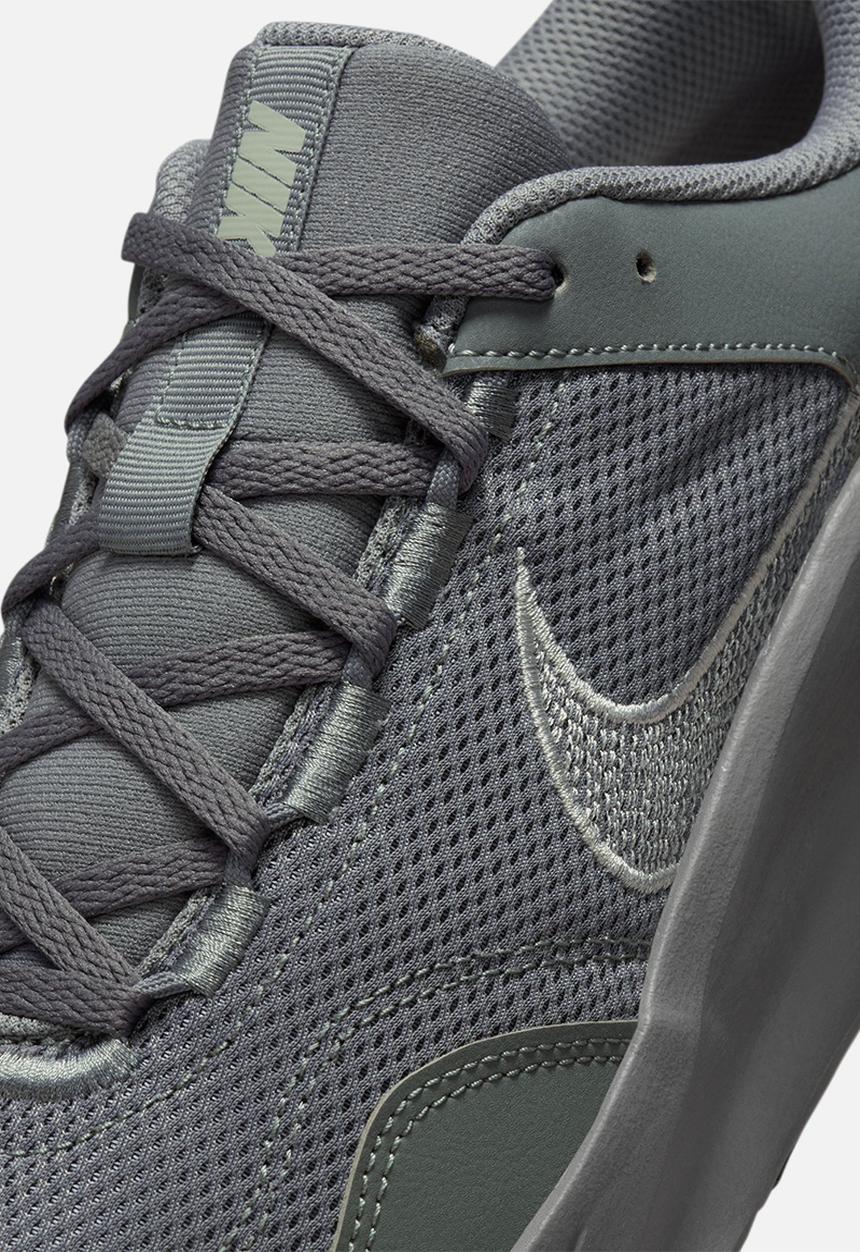 Nike - Legend Essential 3 Next Nature