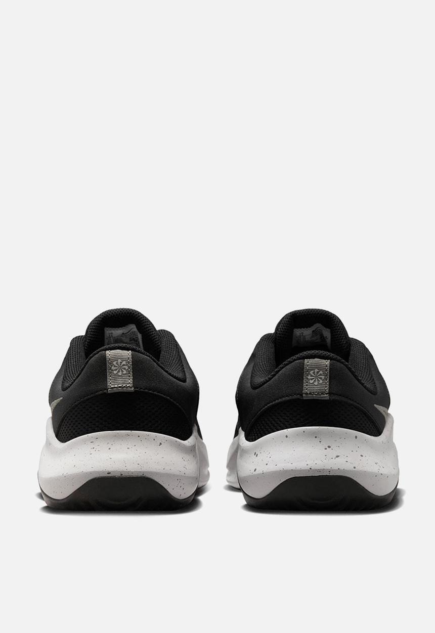 Nike - Legend Essential 3 Next Nature
