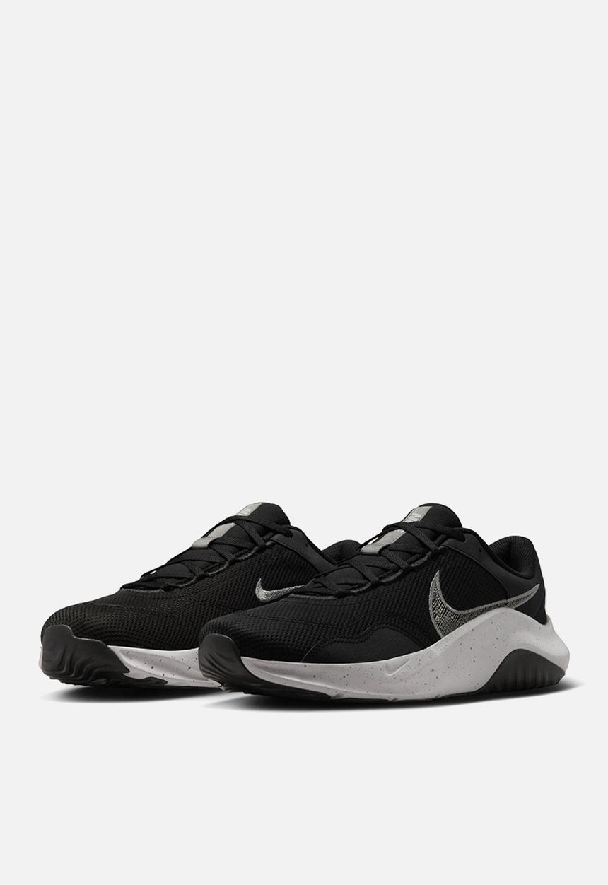 Nike - Legend Essential 3 Next Nature