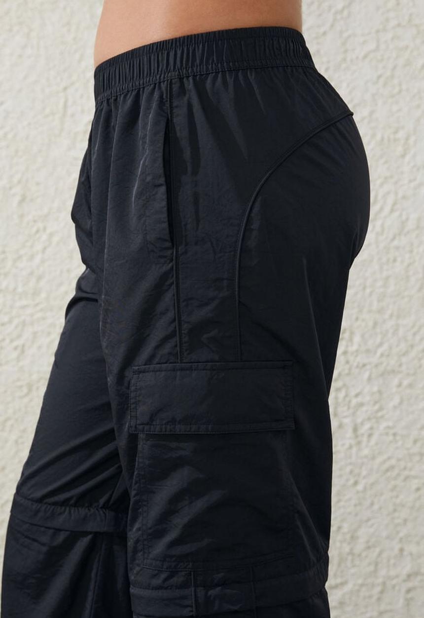 Cotton On - Woven zip off cargo pant - black