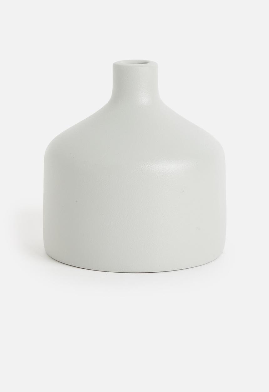 Grey Gardens - Swazi vessel - breeze
