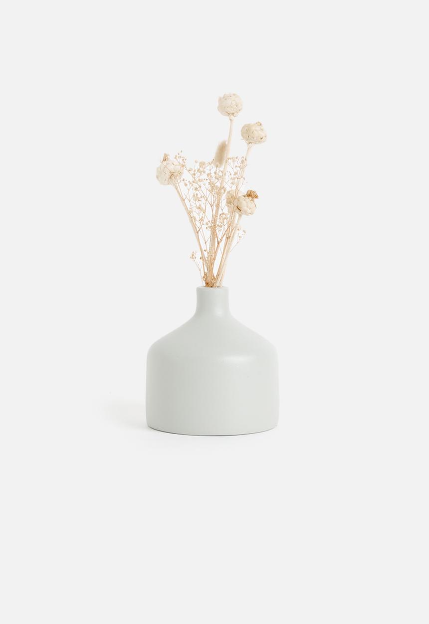 Grey Gardens - Swazi vessel - breeze