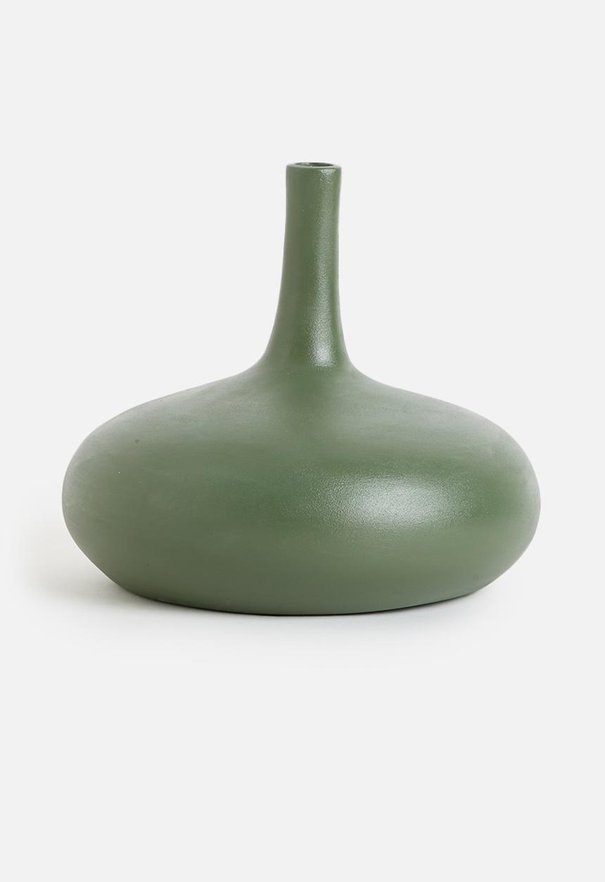Grey Gardens - Rio vessel - grey forest
