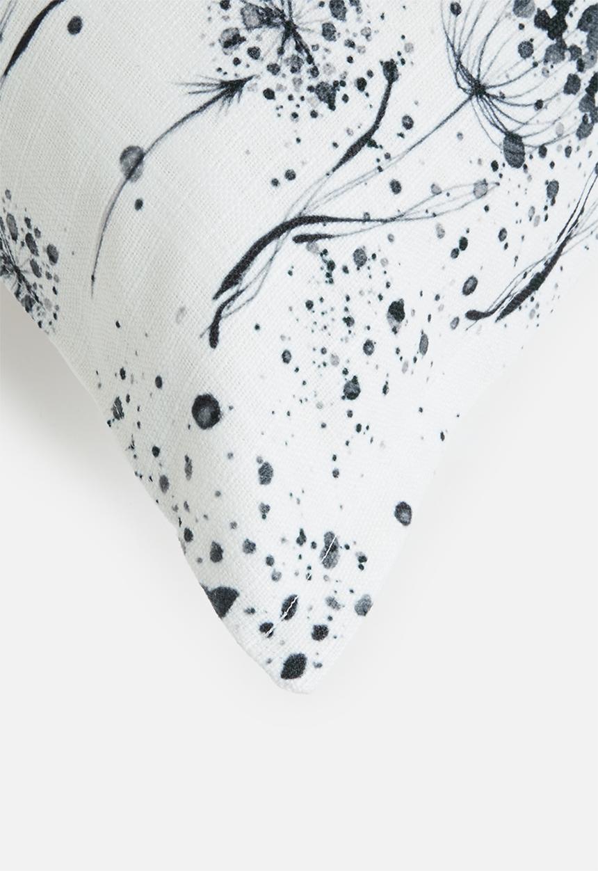 Grey Gardens - Dandelion cushion cover - white