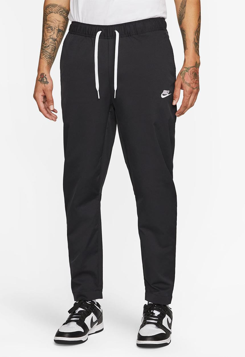Nike - Club woven tapered leg  pants - black/white