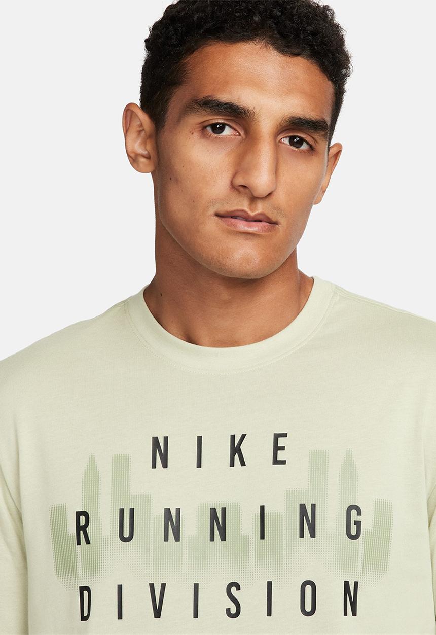 Nike - Dri-FIT  Run div tee- olive aura