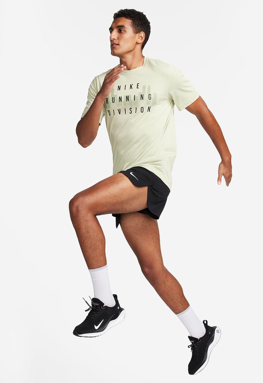 Nike - Dri-FIT  Run div tee- olive aura