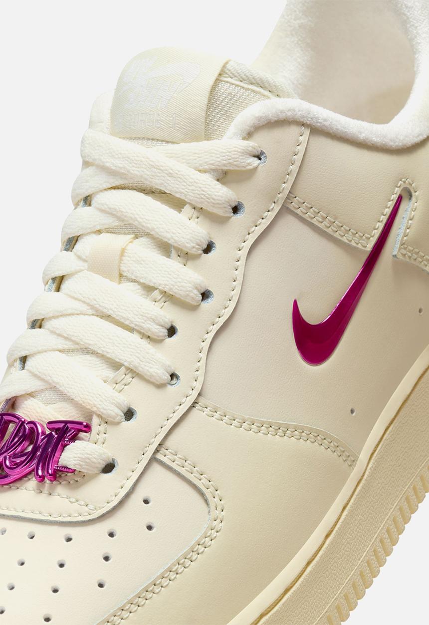 Nike - Wmns air force 1 '07 se