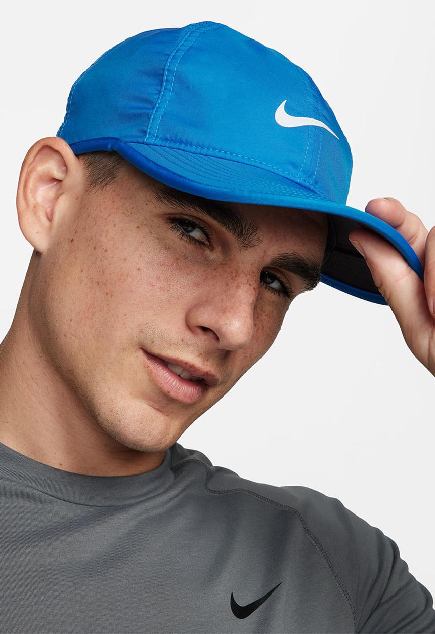 Nike - U nk df club cap unstructured featherlight cap - photo blue/white
