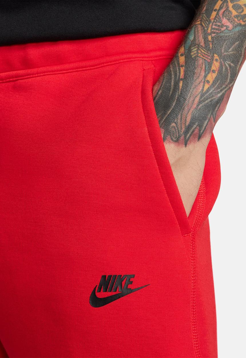 Nike - Tech Fleece  Joggers- university red/black