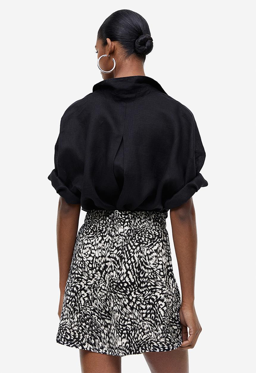 H&M - Crêpe shorts - black patterned