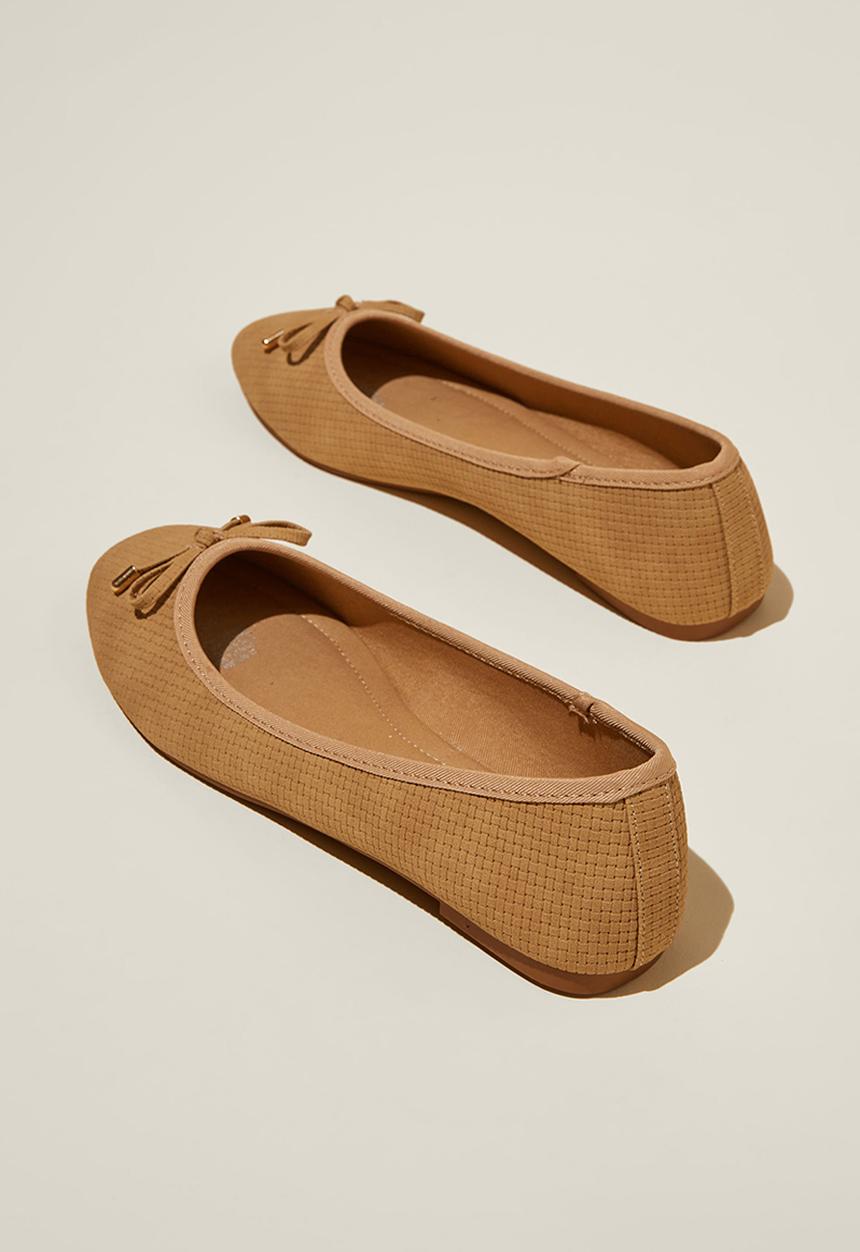 Cotton On - Emma Bow Ballerina - Camel Woven
