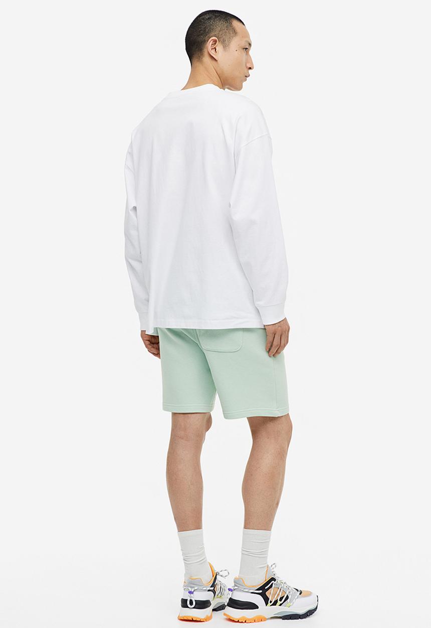H&M - Regular fit sweatshorts - green