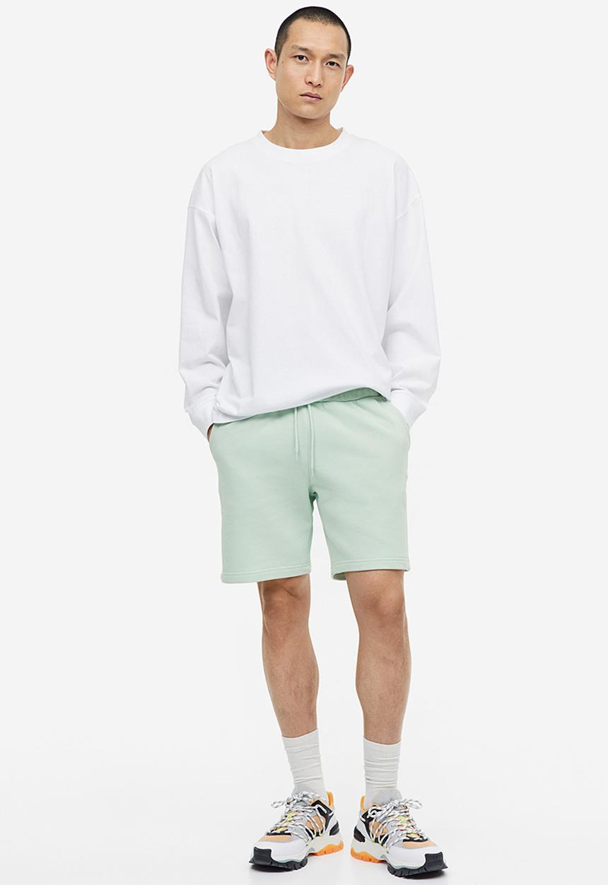 H&M - Regular fit sweatshorts - green