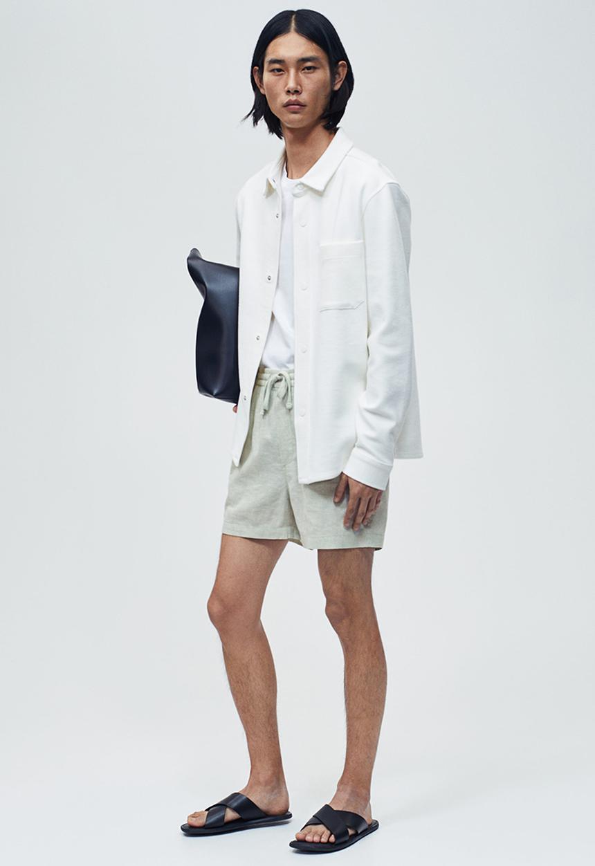 H&M - Regular fit linen-blend shorts - green