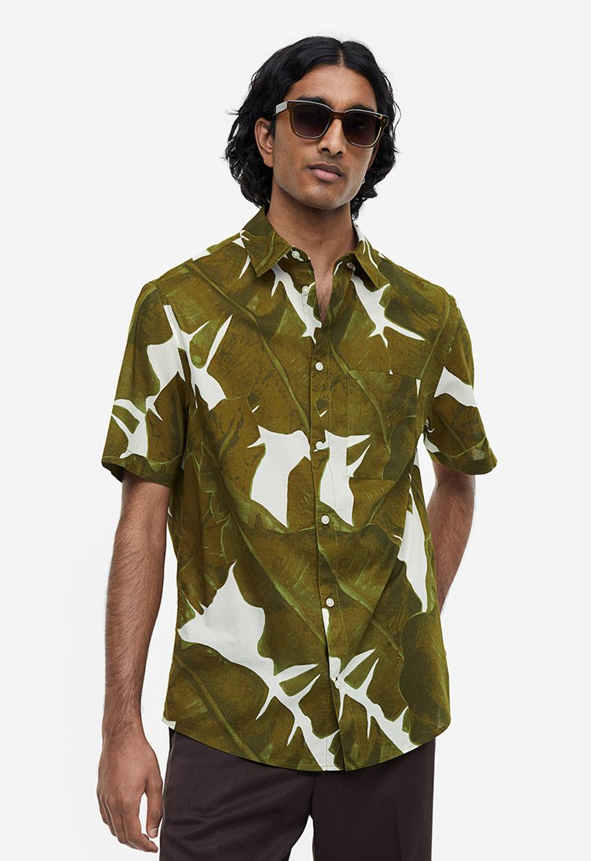 H&M - Cotton shirt regular fit - khaki green & leaf-patterned